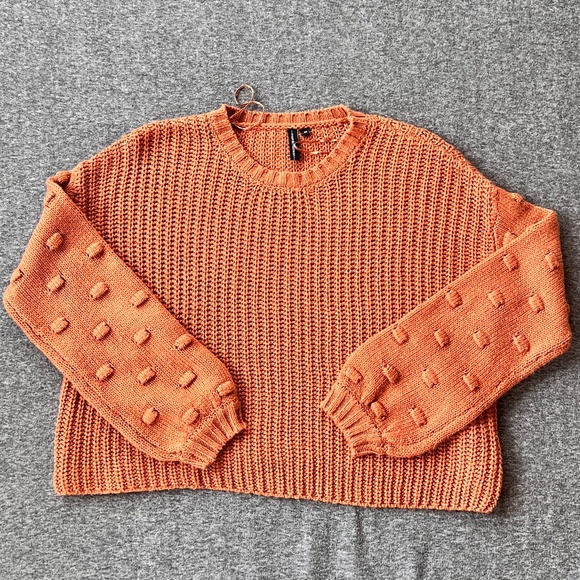 Moon & Madison Chunky Knit Pom Pom Cropped Sweater Sz M Slouchy Oversized - Picture 1 of 12